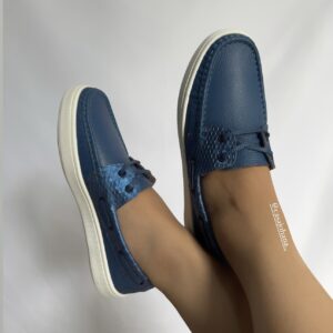 MOCASINES EN CUERO AZUL