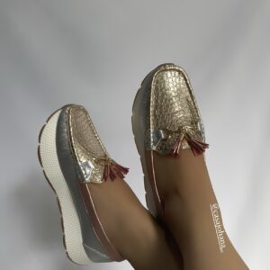 MOCASINES EN CUERO TRES OROS